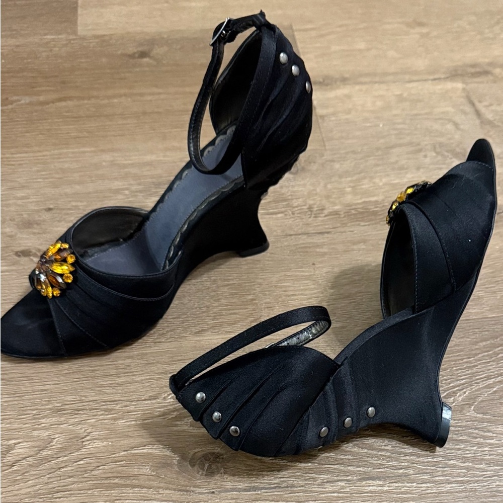 Elegant Black Heels with Jewel Accent